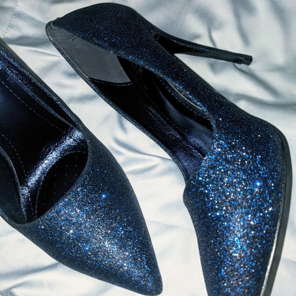 Midnight Blue Sparkling pumps